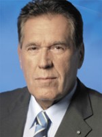 Michael Glos, Bundesminister für Wirtschaft und Technologie, ist Schirmherr des Karrieretags. Michael Glos, Bundesminister für Wirtschaft und Technologie, ist Schirmherr des Karrieretags.