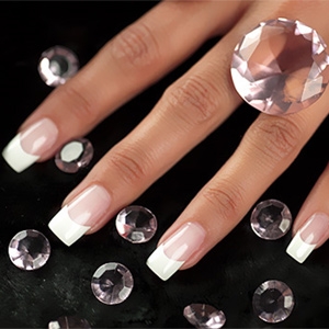 Günstige Starter-Sets für den Einstieg in die Nagelmodellage