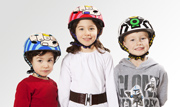 Trendige Fahrradhelme des dänischen Kindermodelabels katvig.