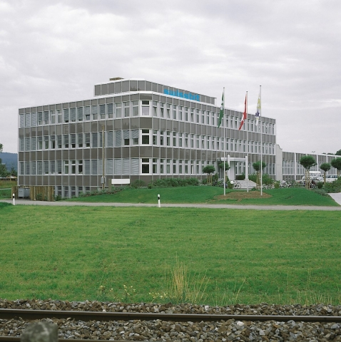 10 Jahre Swissbit, 20 Jahre Erfahrung Erfolgreich mit Speicherlösungen für den Industriemarkt 10 Jahre Swissbit, 20 Jahre Erfahrung Erfolgreich mit Speicherlösungen für den Industriemarkt