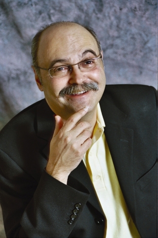 Dr. Rick Levy verbindet in