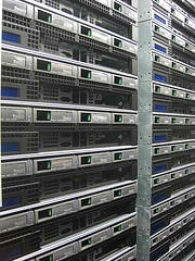 Eigener Root-Server oder Managed-Server Eigener Root-Server oder Managed-Server