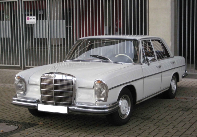 GPS-Ortung im Oldtimer: Modernste Technik sichert historische Fahrzeuge GPS-Ortung im Oldtimer: Modernste Technik sichert historische Fahrzeuge