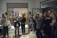 Begrüßungswort Andrea Lupi (Mitte) mit Martina Nägeli (Links) sowie ein Teil der geladenen Gäste Begrüßungswort Andrea Lupi (Mitte) mit Martina Nägeli (Links) sowie ein Teil der geladenen Gäste