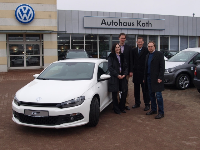 Kathübergibt VW Scirocco an das Berufsbildungszentrum am Nord-Ostsee-Kanal Kathübergibt VW Scirocco an das Berufsbildungszentrum am Nord-Ostsee-Kanal