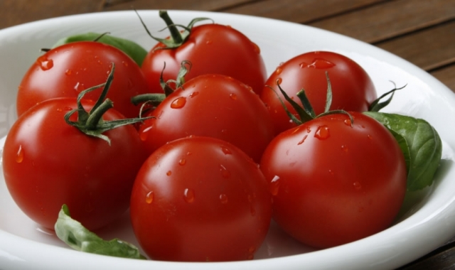 Gesunde Lebensmittel:Äpfel und Tomaten