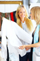 Trend Shopping in der Waterfront Bremen © Yuri Arcurs – Fotolia