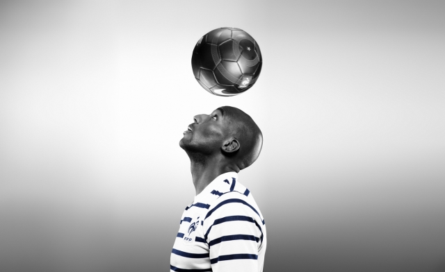 NIKE PRÄSENTIERT DIE NEUE AUSWÄRTSBEKLEIDUNG DER FRANZÖSISCHEN NATIONALMANNSCHAFT - FOTOGRAFIERT V NIKE PRÄSENTIERT DIE NEUE AUSWÄRTSBEKLEIDUNG DER FRANZÖSISCHEN NATIONALMANNSCHAFT - FOTOGRAFIERT V