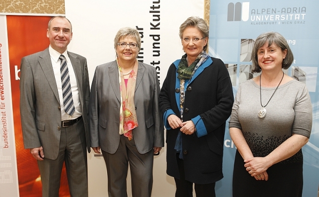 Durchbruch für Erwachsenenbildung - neuer Universitätslehrgang steigert Professionalisierung und Aka Durchbruch für Erwachsenenbildung - neuer Universitätslehrgang steigert Professionalisierung und Aka