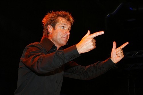 Der holländische Entertrainer Richard de Hoop erobert mit seinen musikalischen Business-Shows nun au Der holländische Entertrainer Richard de Hoop erobert mit seinen musikalischen Business-Shows nun au