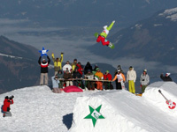 Beliebte Station der 'Ticket To Ride Women's World Snowboard Tour': die Roxy Chicken Jam Beliebte Station der 'Ticket To Ride Women's World Snowboard Tour': die Roxy Chicken Jam