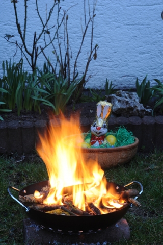 Osterfeuer - ein Spiel mit dem Feuer?