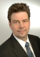 Manfred Forst, Geschäftsführer der DMSFACTORY GmbH Manfred Forst, Geschäftsführer der DMSFACTORY GmbH