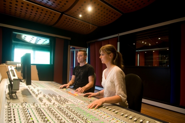 SAE Institute bereitet Musik-Produzenten auf das Social Web vor SAE Institute bereitet Musik-Produzenten auf das Social Web vor