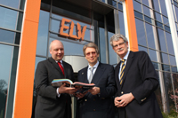 v.l.n.r.: Jörg Bode (FDP), Minister für Wirtschaft, Arbeit und Verkehr, Niedersachsen, Prof. Heinz-G v.l.n.r.: Jörg Bode (FDP), Minister für Wirtschaft, Arbeit und Verkehr, Niedersachsen, Prof. Heinz-G