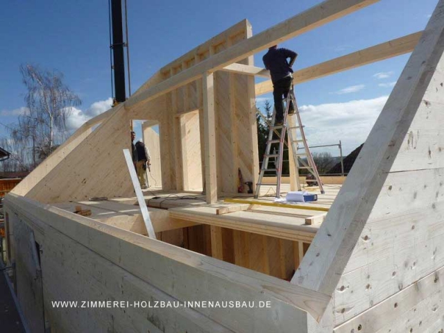 Probewohnen im Massivholzhaus, erbaut mit dem NUR-HOLZ Massivholz-Bausystem