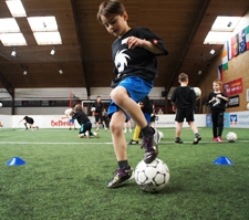 Sommer-Fußball-Feriencamp mit Football Freestyle Profi | 4 Tage mitÜbernachtung