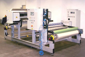 Flexible Umrollmaschine und Rollenschneidmaschine von Grossmann Heidenheim Flexible Umrollmaschine und Rollenschneidmaschine von Grossmann Heidenheim