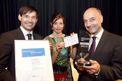 Armin Leonhardt, Doris Leonhardt und Christian Roth (von links) freuen sich über ihren zweiten Platz Armin Leonhardt, Doris Leonhardt und Christian Roth (von links) freuen sich über ihren zweiten Platz