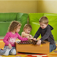 Ehrenamtliche Neugestaltung des Kindergartens Dreieich mit Wandbeschichtungen auf Lehmbasis