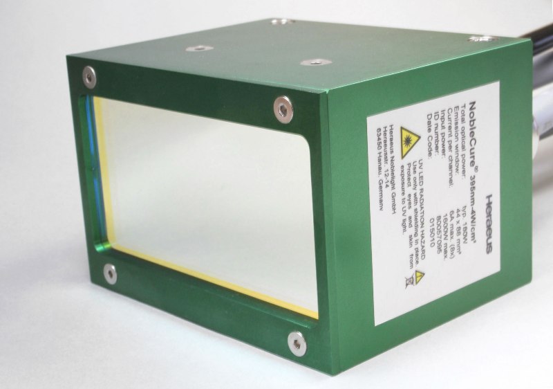 NobleCure® ist das erste Serien UV-LED Modul für innovative Druck- und Härtungsanwendungen von Hera NobleCure® ist das erste Serien UV-LED Modul für innovative Druck- und Härtungsanwendungen von Hera