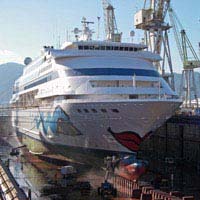 AIDAcara im Trockendock der Fincantieri Werft in Palermo. AIDAcara im Trockendock der Fincantieri Werft in Palermo.