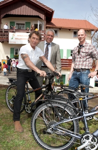 Puky-Spende bringt Maffay-Stiftung ins Rollen Puky-Spende bringt Maffay-Stiftung ins Rollen