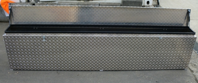 Die ms - Transportkisten aus Aluminium - Riffelblech sorgen für Ordnung und dienen der Ladungssicher Die ms - Transportkisten aus Aluminium - Riffelblech sorgen für Ordnung und dienen der Ladungssicher