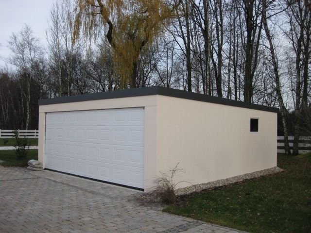 Auch bei Dunkelheit: Mit Hörmann komfortabel ausgeleuchtet bequem in die Fertiggarage von Exklusiv-G Auch bei Dunkelheit: Mit Hörmann komfortabel ausgeleuchtet bequem in die Fertiggarage von Exklusiv-G