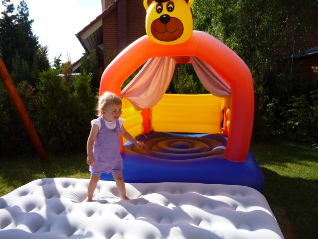 Kinder und Garten - So spielen Ihre Kleinen wirklich sicher