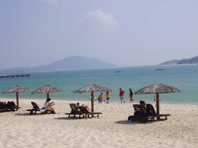 Chinesische Urlaubsinsel Hainan entwickelt sich zum Shopping-Paradies Chinesische Urlaubsinsel Hainan entwickelt sich zum Shopping-Paradies