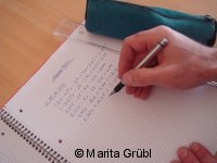 Schüler beim Erledigen der Hausaufgaben