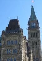 Seitenansicht des kanadischen Parlaments in Ottawa. (c) ec.se GmbH Seitenansicht des kanadischen Parlaments in Ottawa. (c) ec.se GmbH