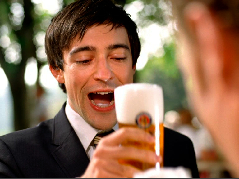 Yes  Paulaner gratuliert William und Kate auf Filser-Englisch