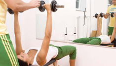 Personal Trainer sind Fitness Experten und helfen beim Training.