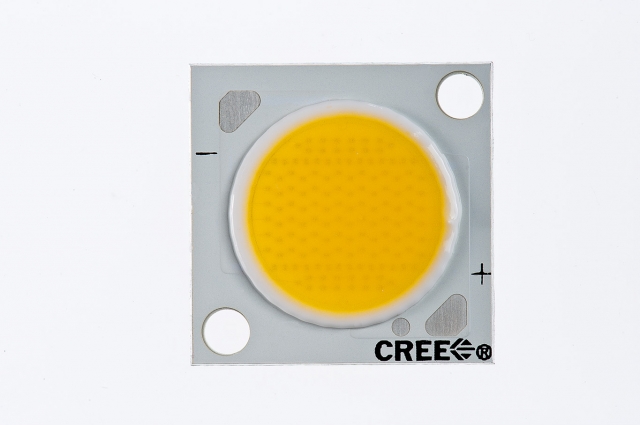 Cree bringt LED-Array der Beleuchtungsklasse-Kategorie mit Bestwerten bei Lichtstärke und Effizienz 