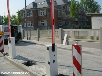 Rumatek sichert Mitarbeiterparkplatz des Dyckerhoff Zementwerkes in Wiesbaden mit zwei neuen Schrank Rumatek sichert Mitarbeiterparkplatz des Dyckerhoff Zementwerkes in Wiesbaden mit zwei neuen Schrank