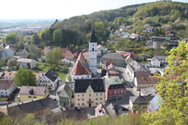 Heimische Wärme durch regionale Energieversorgung gesichert. Heimische Wärme durch regionale Energieversorgung gesichert.