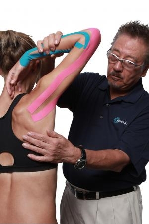 Dr. Kenzo Kase mit seiner Kinesio Taping® Methode ist zurück in Deutschland Dr. Kenzo Kase mit seiner Kinesio Taping® Methode ist zurück in Deutschland