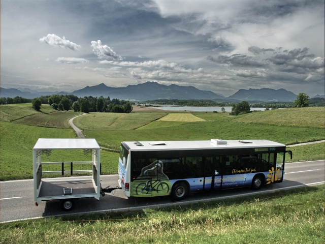 Chiemsee-Ringlinie startet schon am 14. Mai 2011 Chiemsee-Ringlinie startet schon am 14. Mai 2011
