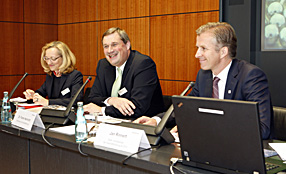 v.r.n.l.: Jan Rinnert, stv. Vorsitzender; Dr. Frank Heinricht, Vorsitzender der Geschäftsführung