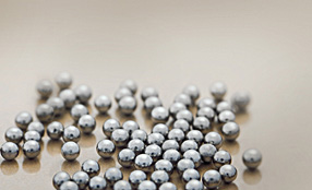 Kleine Kügelchen aus Ruthenium-Osmium-Legierungen (Durchmesser 0,6 – 1,6 mm) sind als Schreibköpfe f Kleine Kügelchen aus Ruthenium-Osmium-Legierungen (Durchmesser 0,6 – 1,6 mm) sind als Schreibköpfe f