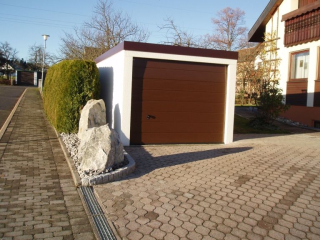 Verschiedene Meinungen zur optimalen Garagengröße finden Interessenten im Forum von Exklusiv Garagen