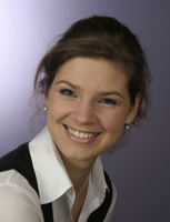 Katja Grüschow: Produkt-Managerin der Internetmagazine bei Hayit Medien Katja Grüschow: Produkt-Managerin der Internetmagazine bei Hayit Medien