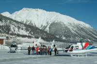 Mit dem Privat-Jet zum Heliskiing nach St. Moritz Mit dem Privat-Jet zum Heliskiing nach St. Moritz