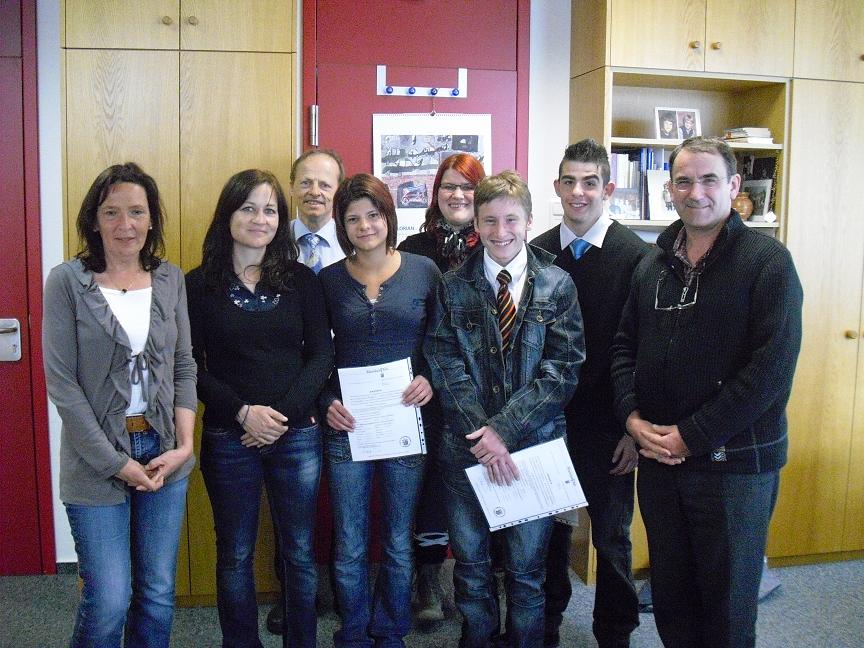 Lehrerin Hannelore Dick, FAW-Seminarleiterin Carmen Pörsch, Schulleiter Werner Klockner (von links) Lehrerin Hannelore Dick, FAW-Seminarleiterin Carmen Pörsch, Schulleiter Werner Klockner (von links)