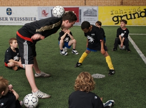 Football Freestyle Profi zu Gast im Sommer-Fußballcamp mitÜbernachtung vom 01. - 04. August in Crail Football Freestyle Profi zu Gast im Sommer-Fußballcamp mitÜbernachtung vom 01. - 04. August in Crail