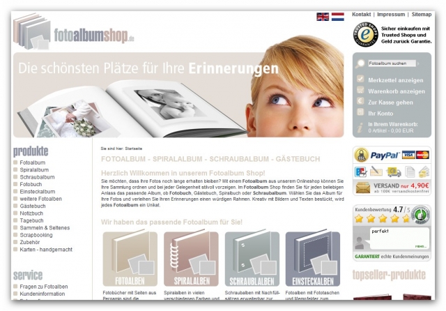 Ein edles Fotoalbum ist eine Zeitmaschine in die Vergangenheit Ein edles Fotoalbum ist eine Zeitmaschine in die Vergangenheit