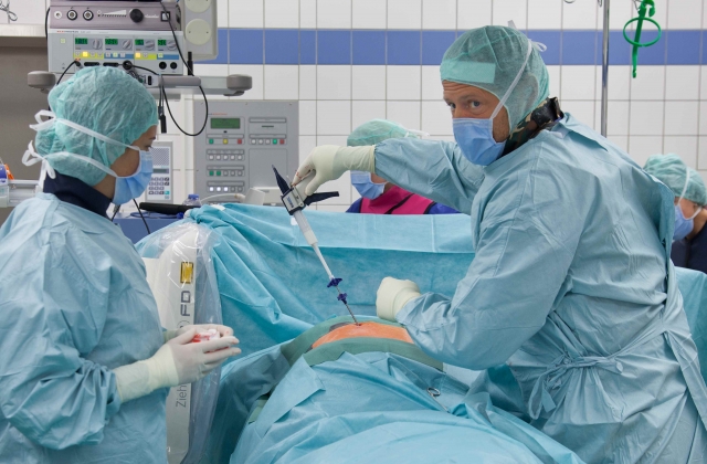 Die Silikon-Elastoplastie® revolutioniert Operation von osteoporotischen Wirbelkörper-Frakturen   In