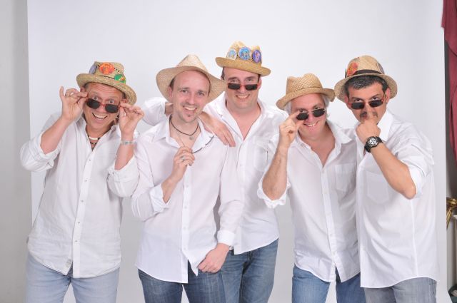 Grabowsky tragen Strohhutfest-Brillen